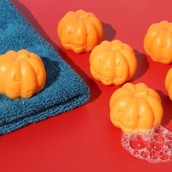 Sada na výrobu halloweenskych mydiel. Online predaj. Sada na výrobu halloweenskych mydiel. Online predaj.