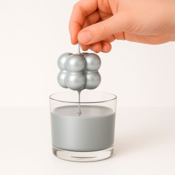 Lak, ktorý premení vašu starú sviečku na striebornú sviečku.