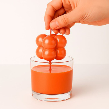 Kovový oranžový lak na zakrytie nových alebo starých sviečok