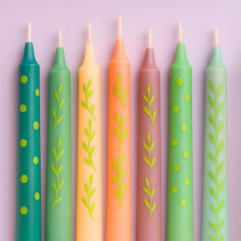 Pistáciová farba na zelenú sviečku. Online predaj. Pistáciová farba na zelenú sviečku. Online predaj.