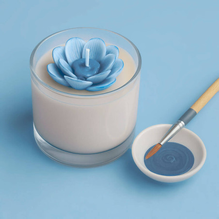 Mlhovo modrá farba na sviečky