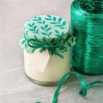 Kovová smaragdovo zelená rafiová stuha. Online predaj.