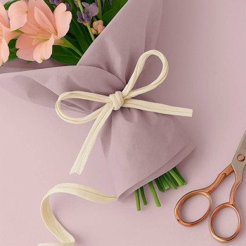 Cinta de rafia marfil para packaging y regalos. Venta online