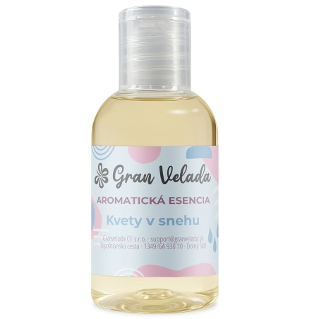 Aromatické esencie kvetov na snehu