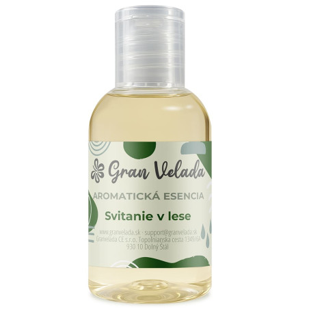 Aromatická esencia svitania v lese