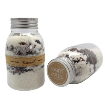 Nálepky s textom "Ručne vyrobené prírodné" na ozdobu.