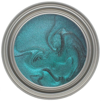 Kovový tyrkysový lak na ozdobenie domácich sviečok.