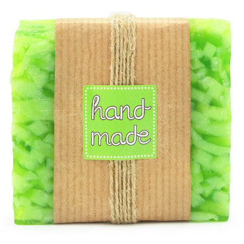 Viacfarebné ručne vyrábané nálepky na balenie.