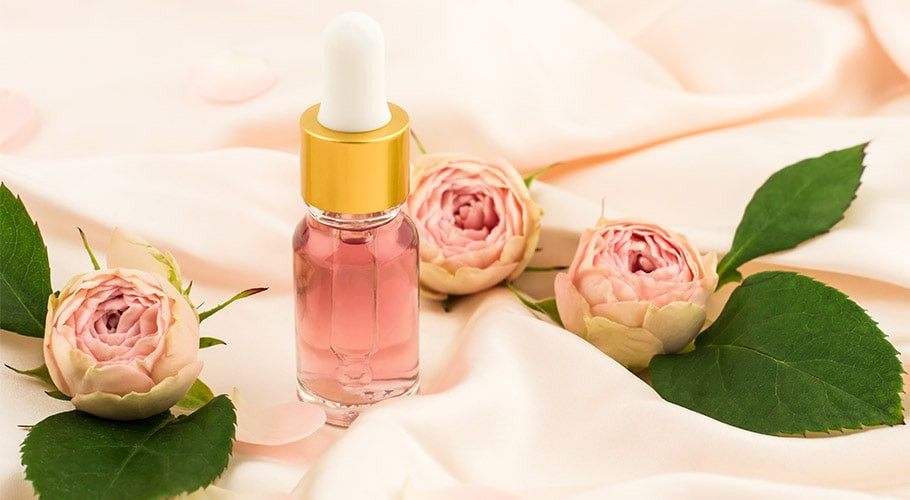 Kvetinové aromatické esencie na výrobu parfumu